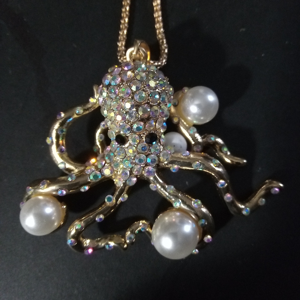 Elegant Gold Octopus Pendant Necklace
